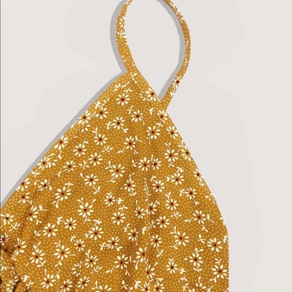 Spaghetti strap flowy tank top. 1X or XL. Very cute with black skinny jeans - Picture 3 of 4